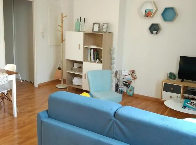 Calme Proche De La Loire شقة سوموور